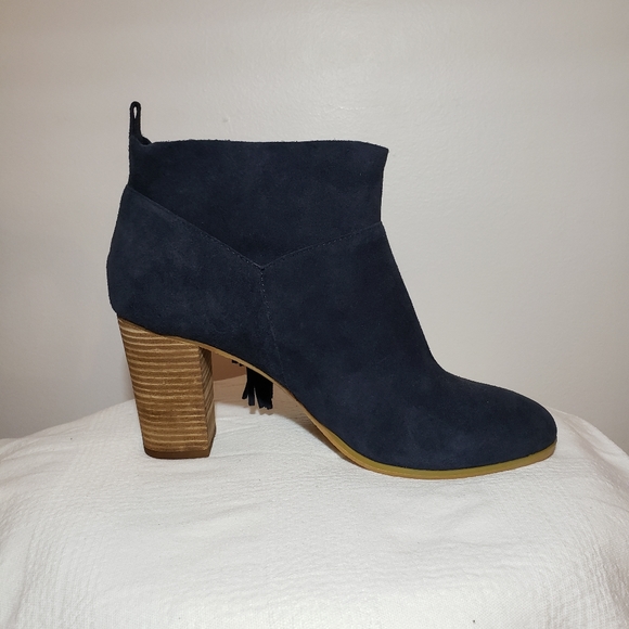 NEW Crown Vintage suede navy fringe booties - Picture 5 of 10